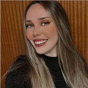 Simpática, atenta y comprometida. Daría clases a niños entre 6 y 12 años al elegir la opción de primaria. Disponible para más edad